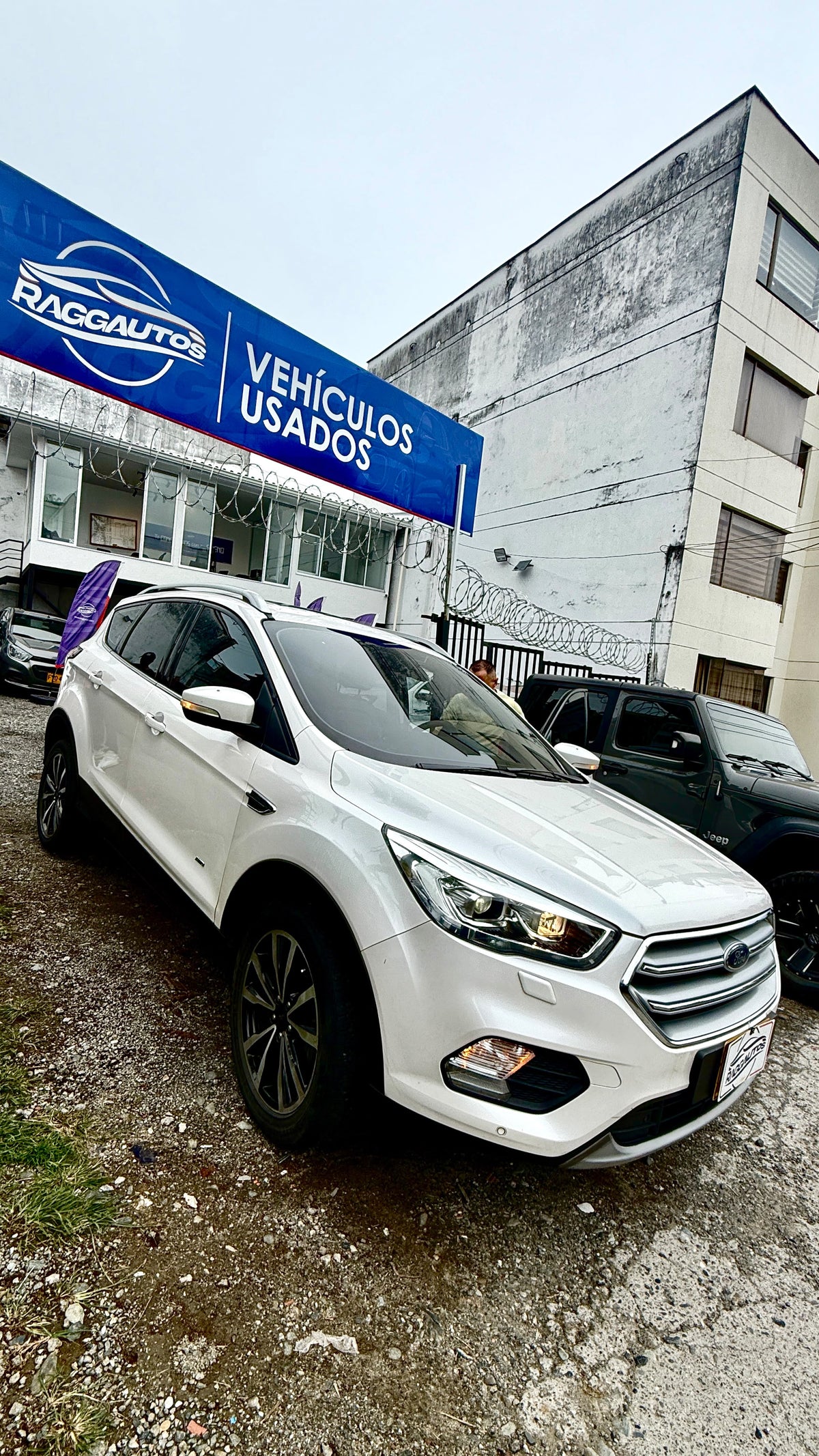 FORD ESCAPE TITANIUM 2.0 2018 AUTOMÁTICA 4X4