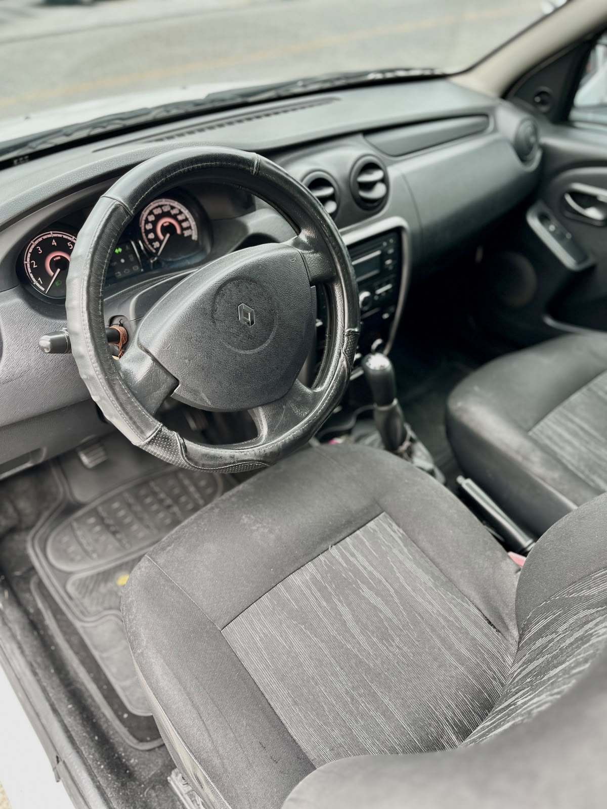 RENAULT SANDERO 1.6 LITROS 2016