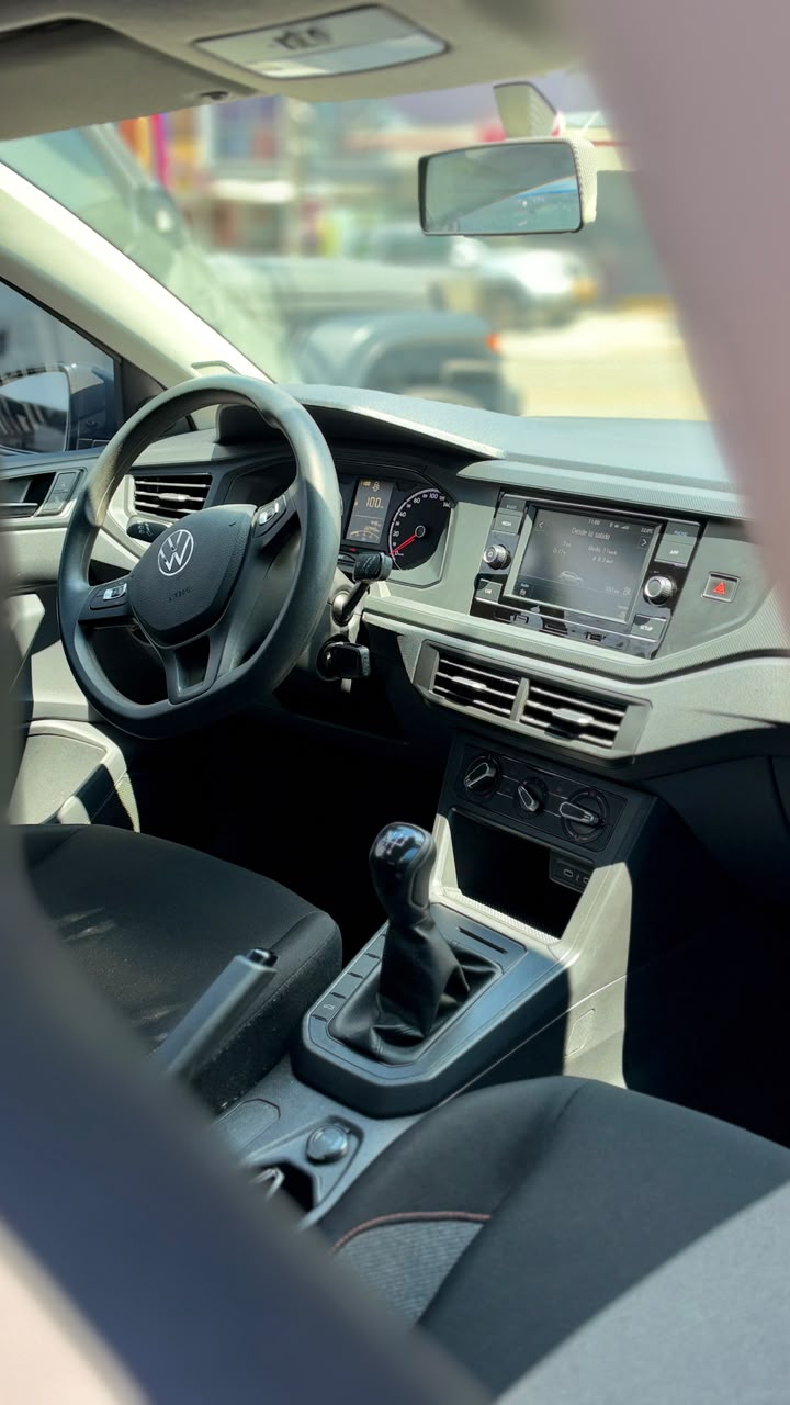VOLKSWAGEN POLO TRACK 1.6 2024 MECÁNICO