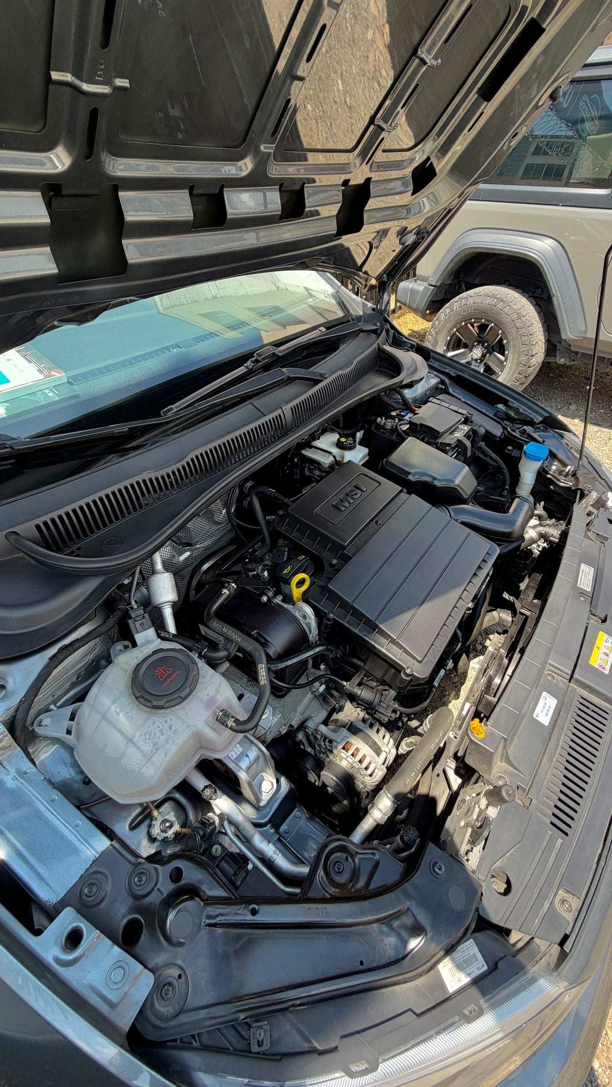 VOLKSWAGEN POLO TRACK 1.6 2024 MECÁNICO
