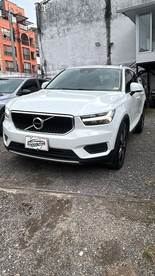VOLVO XC40 2.0 2022