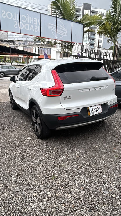 VOLVO XC40 2.0 2022