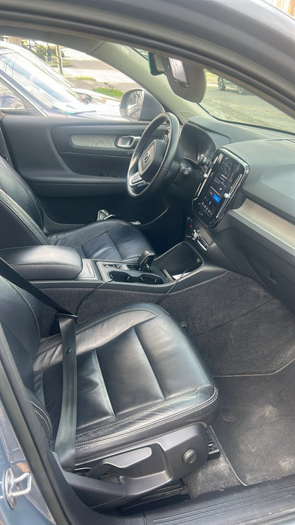 VOLVO XC40 2.0 2023