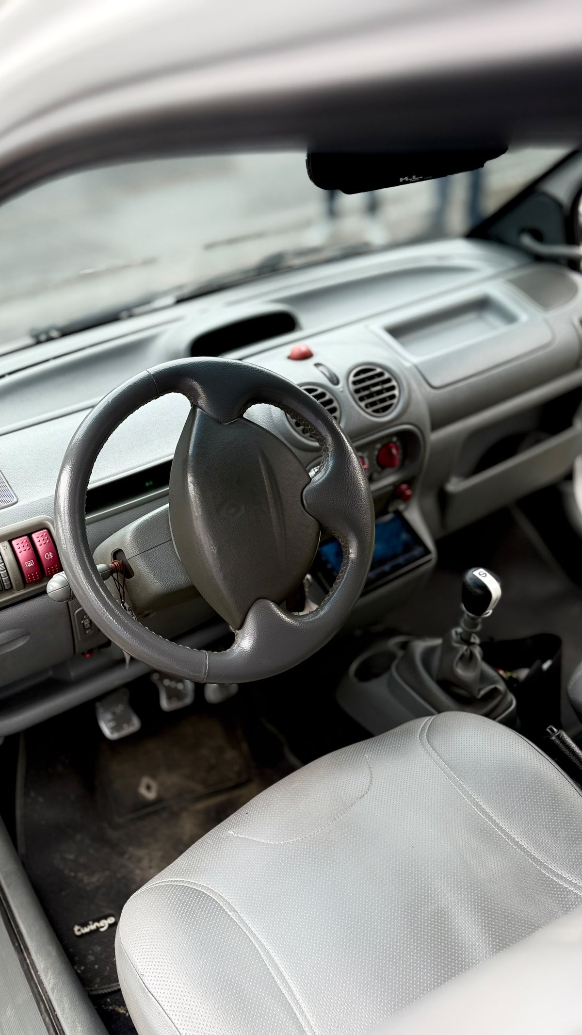 RENAULT TWINGO DYNAMIQUE 1.2 GASOLINA 2007 MECÁNICO 4X2