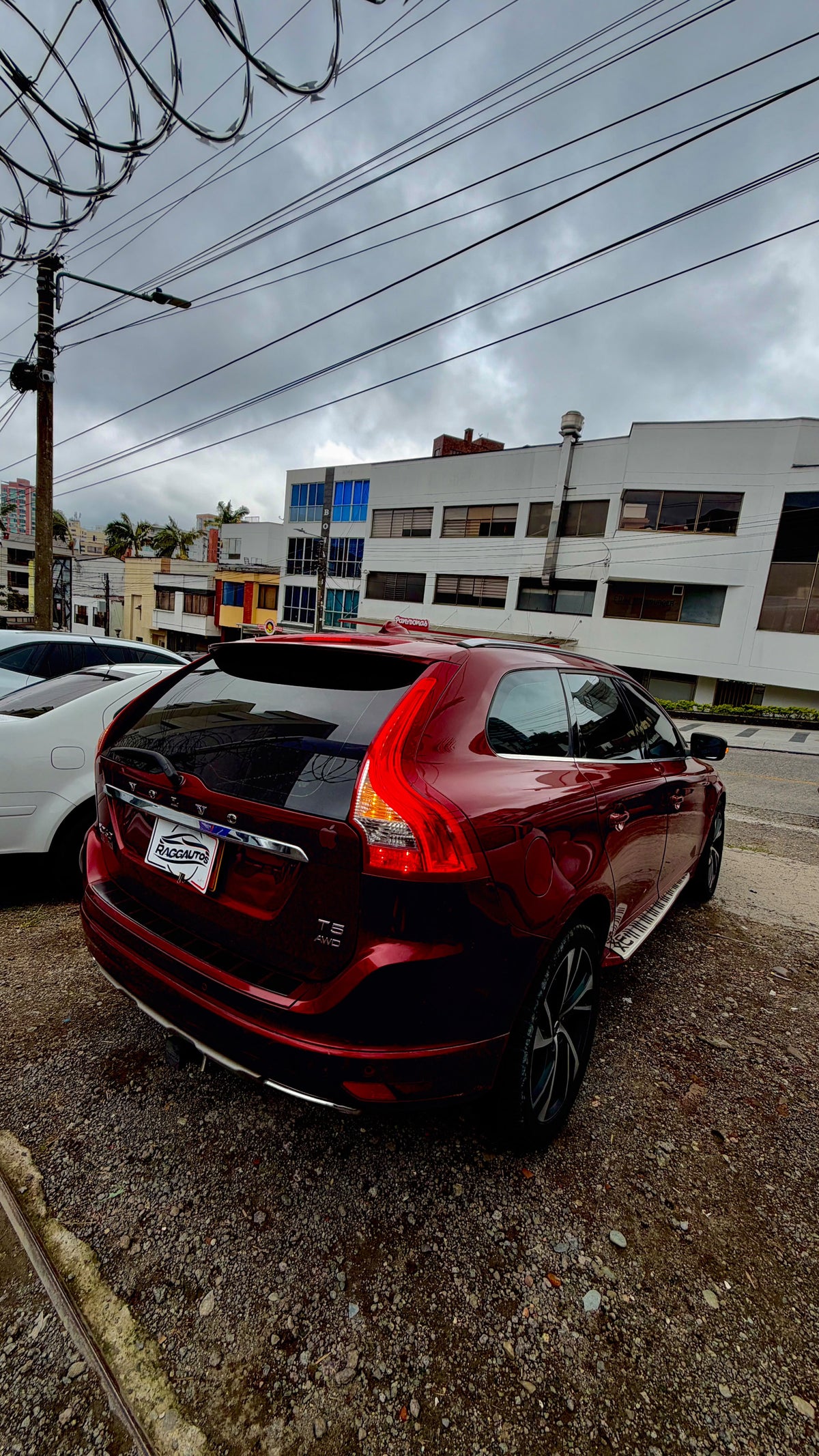 VOLVO XC60 T5 2.0 TURBO AWD 2017 GASOLINA AUTOMÁTICA