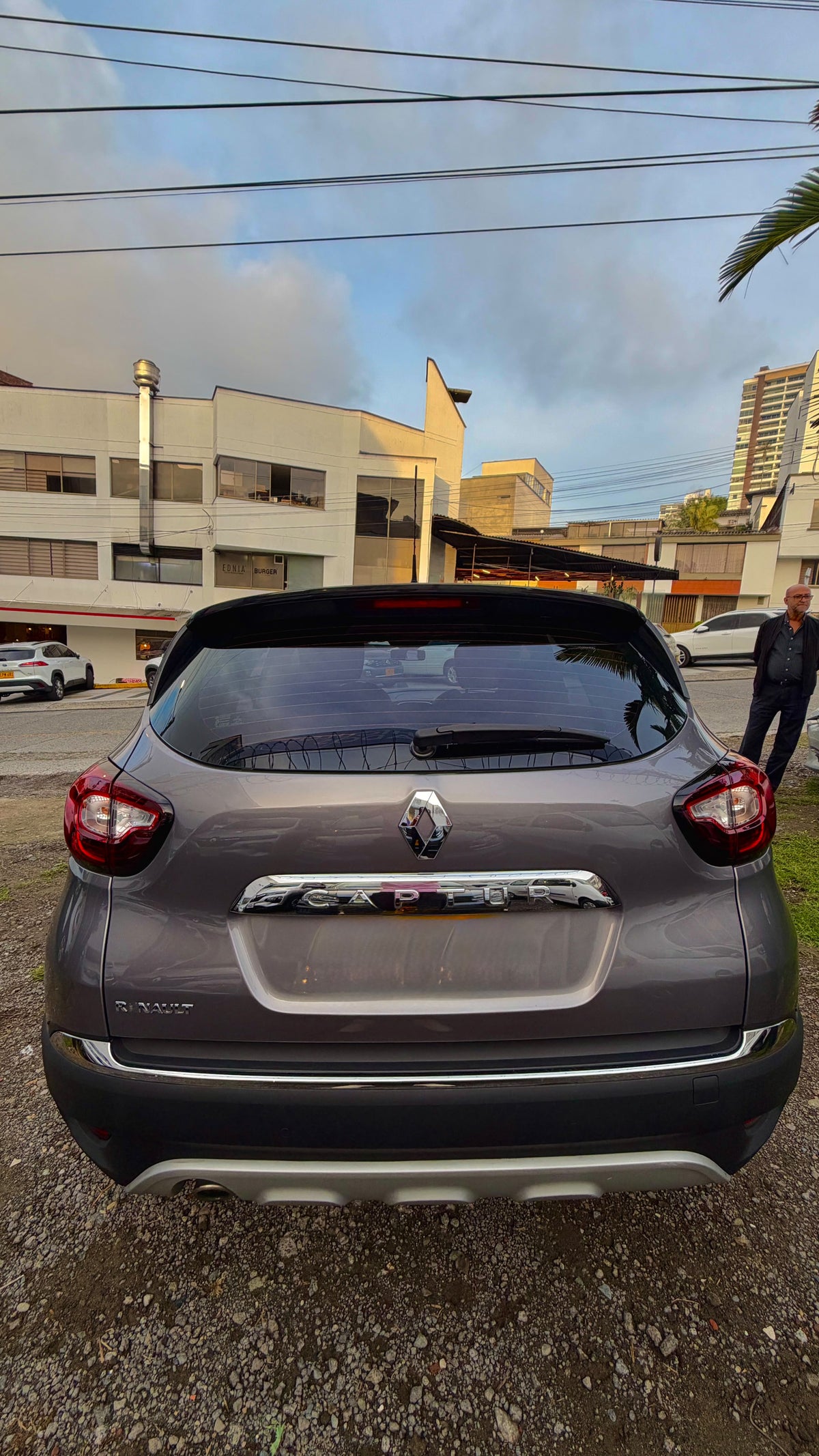 RENAULT CAPTUR INTENS 2.0 GASOLINA 2020 AUTOMÁTICA 4X2