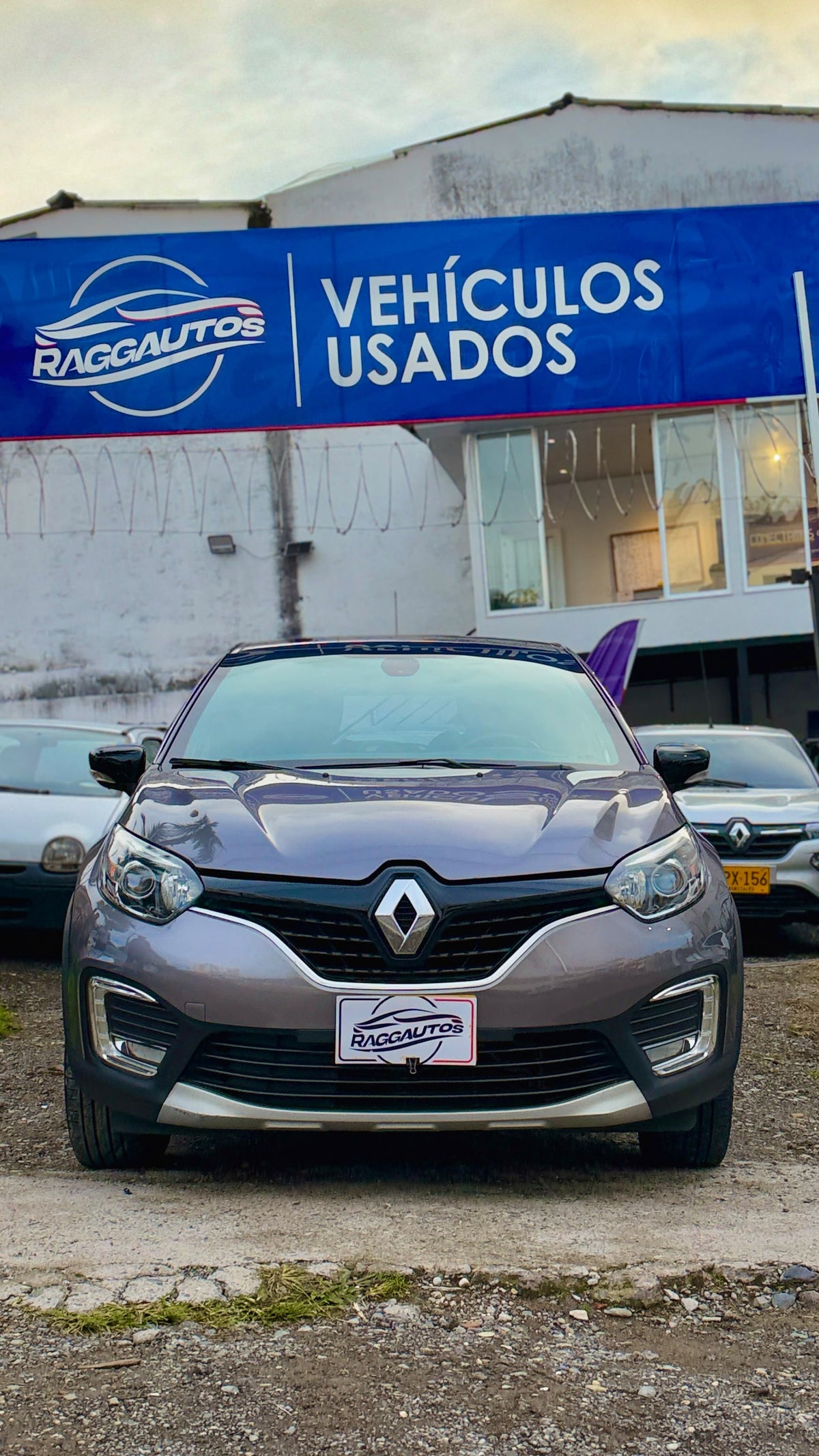 RENAULT CAPTUR INTENS 2.0 GASOLINA 2020 AUTOMÁTICA 4X2