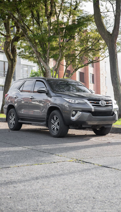TOYOTA FORTUNER 2.4 DIESEL 4x2 2019 AUTOMÁTICA