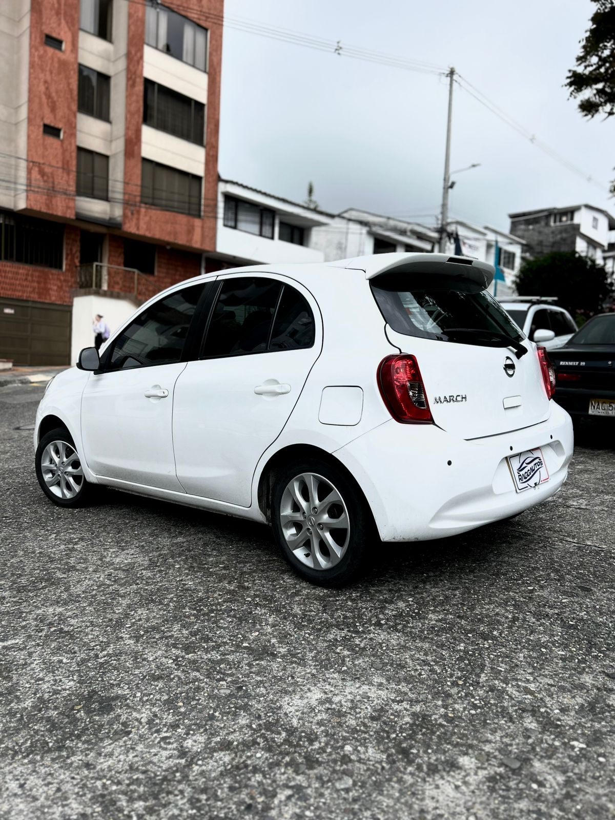 NISSAN MARCH ACTIVE 1.6 2021 MECÁNICO